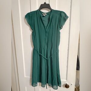 H&M green pintuck dress, flutter sleeves Size 8 / M